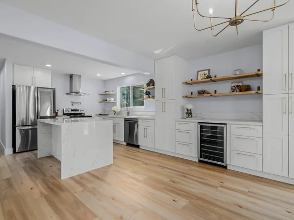 1590 Kauhikoa Rd, Haiku, HI 96708