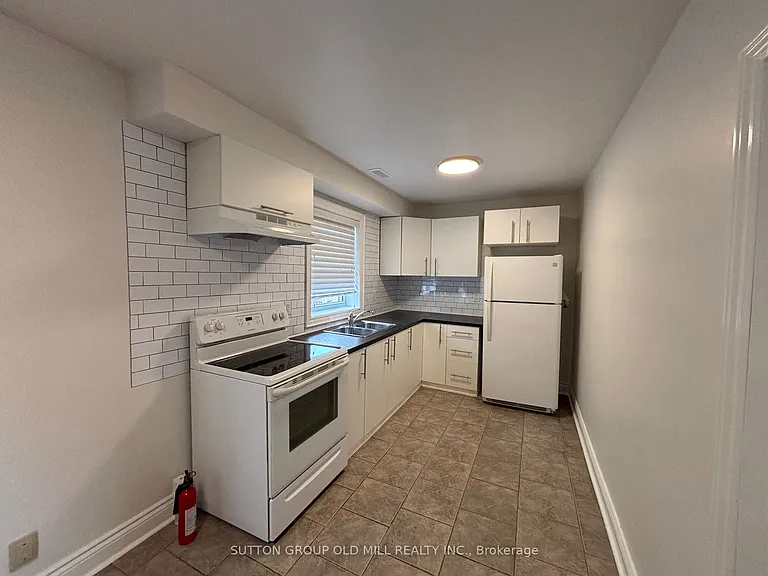 85A Evans Ave #UPPER — Photo 16