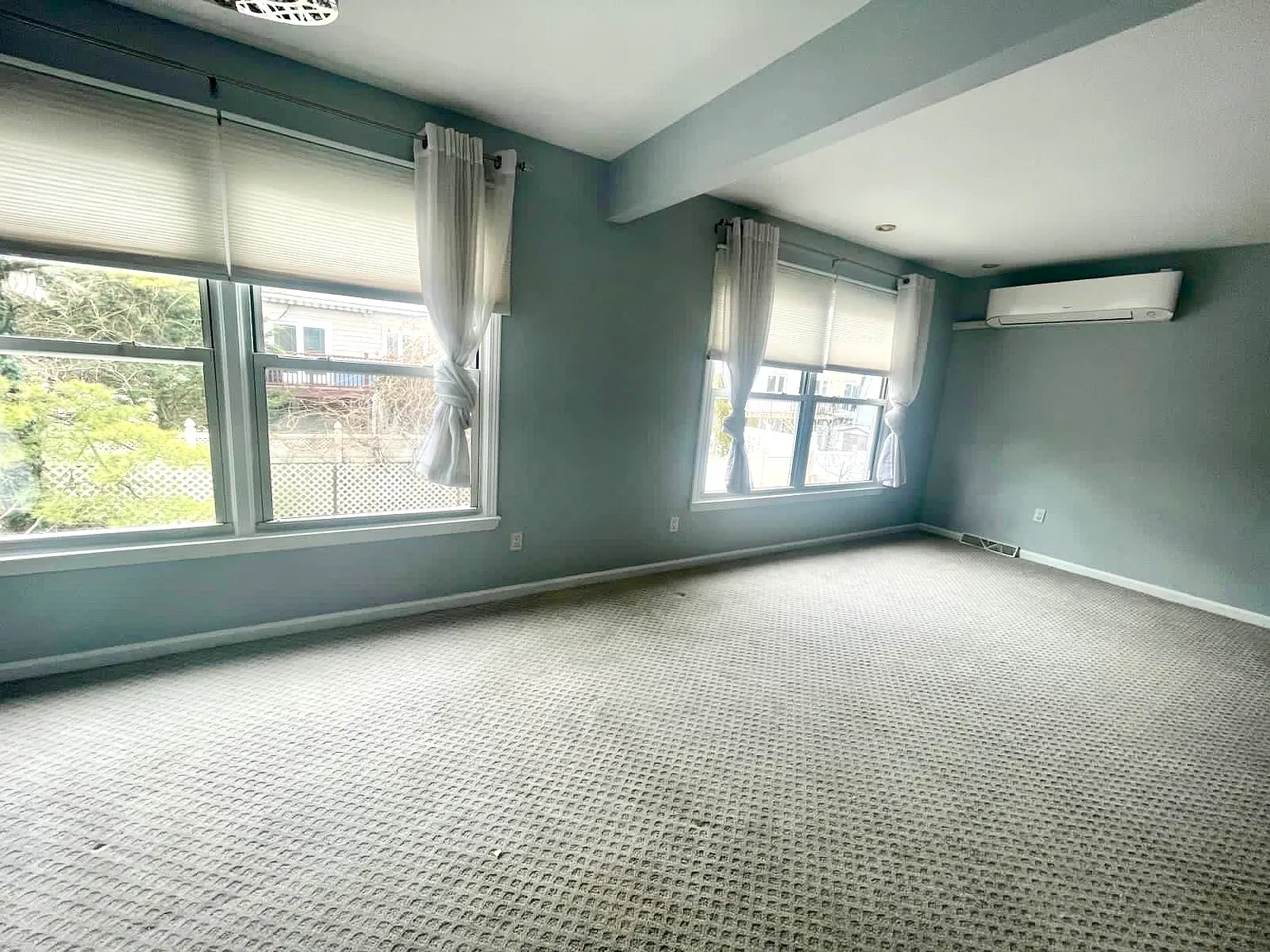 Waters Edge Dr, Bayside — Photo 2