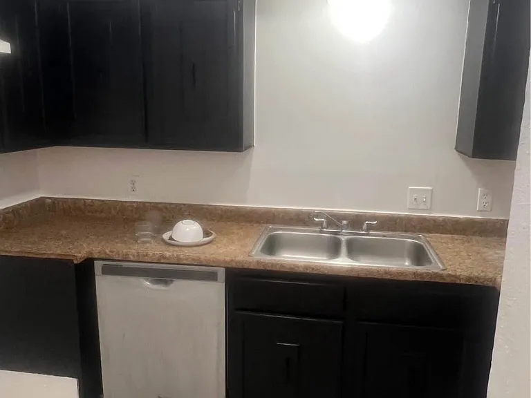 2103 Place Rebecca Ln #D5 — Photo 4