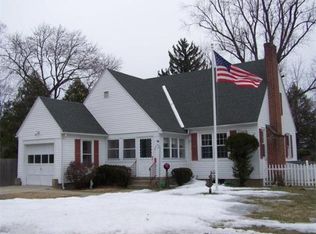 4 Sheldon Ave, Easthampton, MA 01027
