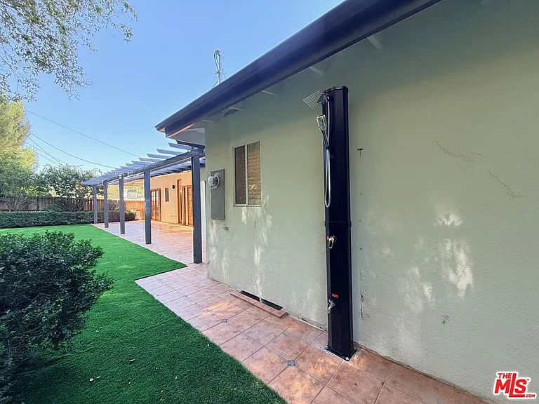 2000 San Ysidro Dr — Photo 9