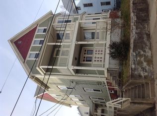 194 1st Ave APT 1, Woonsocket, RI 02895