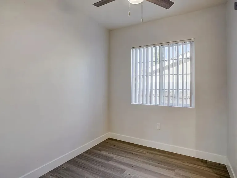 849 W. 11th Street — Photo 7