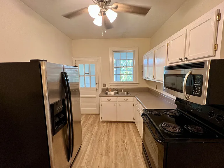 1503 Fairview Dr — Photo 10