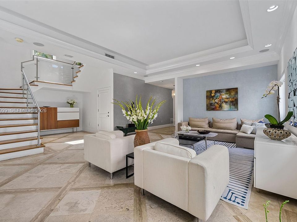1st image of 6 Coconut Ln
