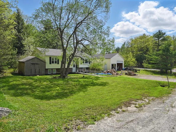 5 Skyline Drive, Chelsea, ME 04330