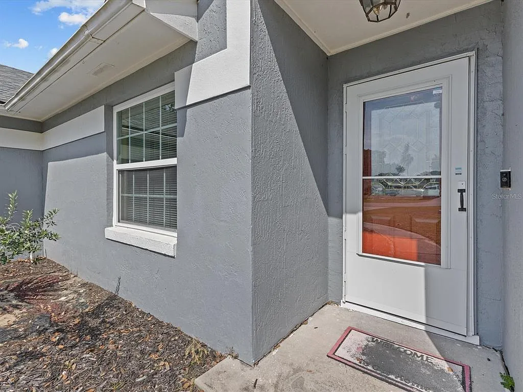 3 bed, 2.0 bath, 1407 sqft, $2,495 — Photo 3