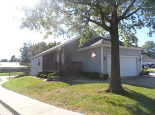 400 NW Augusta Ct, Blue Springs, MO 64014