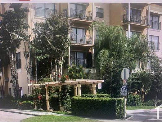 2nd image of 650 Palm Ave