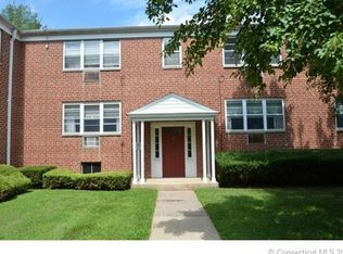 45 Sky View Dr, West Hartford, CT 06117
