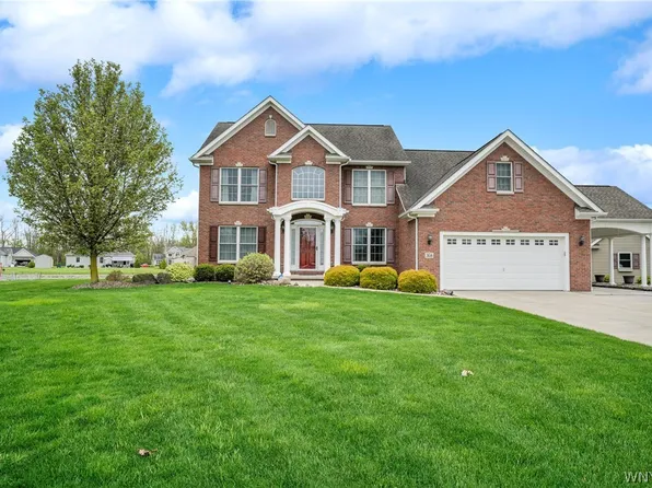 3656 Timberlink Rd, North Tonawanda, NY 14120