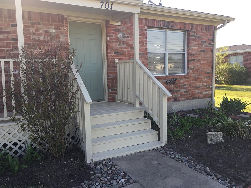 1st image of 701 Doris Ln