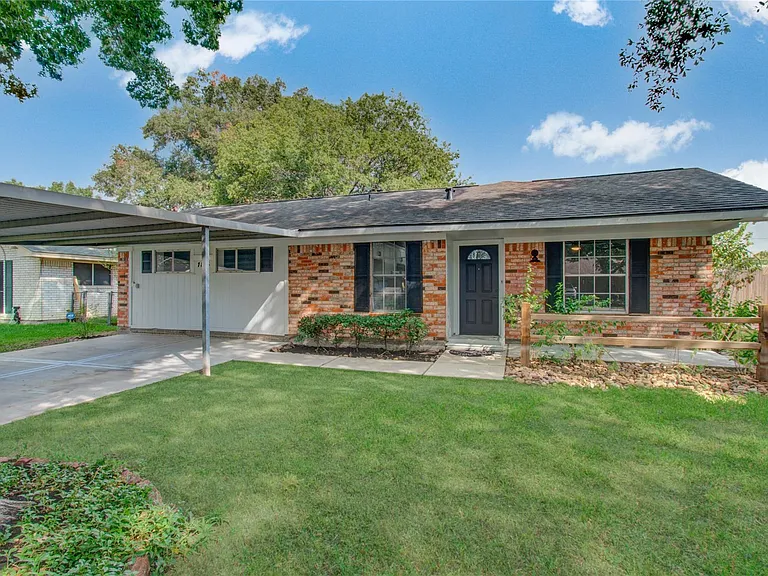 1806 Cypress Dr — Photo 1
