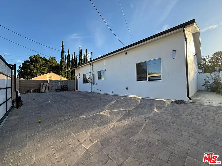 5822 Denny Ave — Photo 21