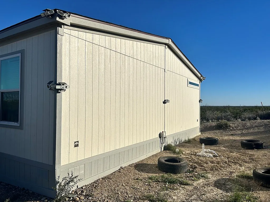 Building Photo - 348 Remington Dr