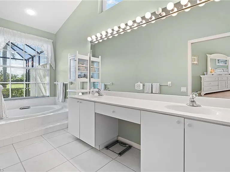 13520 Southampton Dr — Photo 15