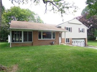 905 S Keel Ridge Rd, Hermitage, PA 16148