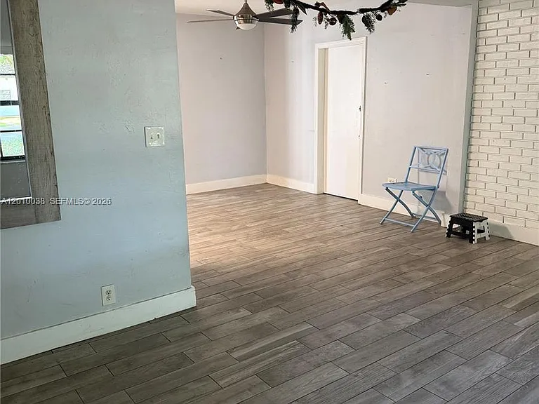 1140 Wren Ave — Photo 5