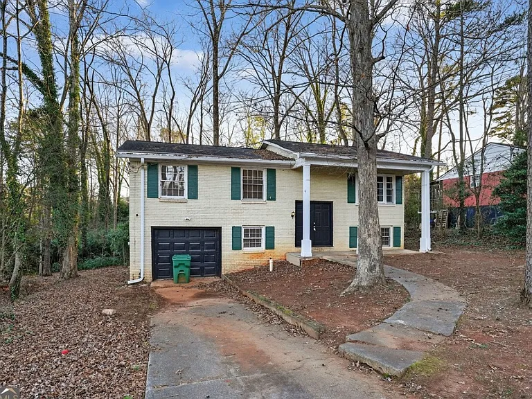 1615 Pine Glen Cir — Photo 1