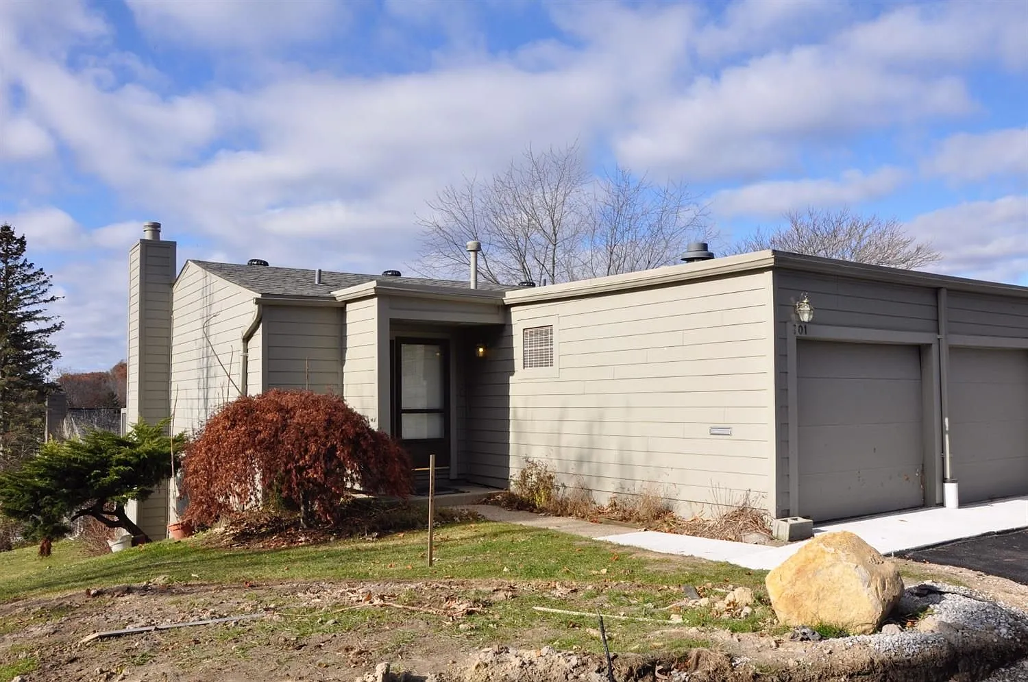 701 Skynob Dr photo 1