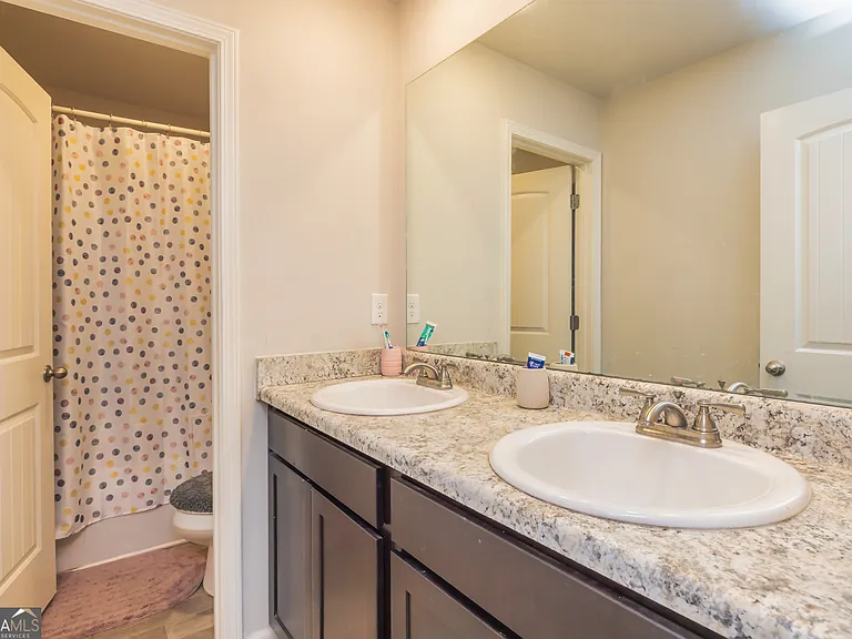 111 Tudor Way — Photo 25