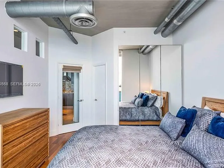 700 NE 25th St #1902 — Photo 13