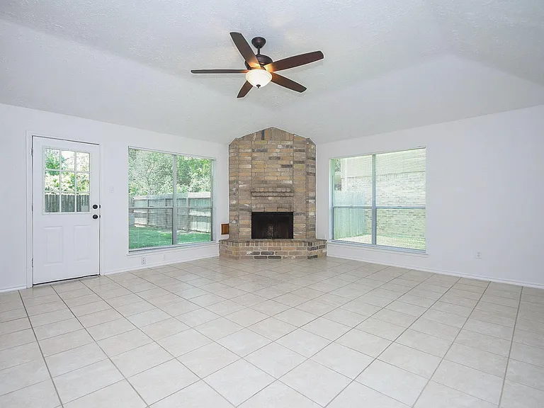 2303 Old Dixie Dr — Photo 5