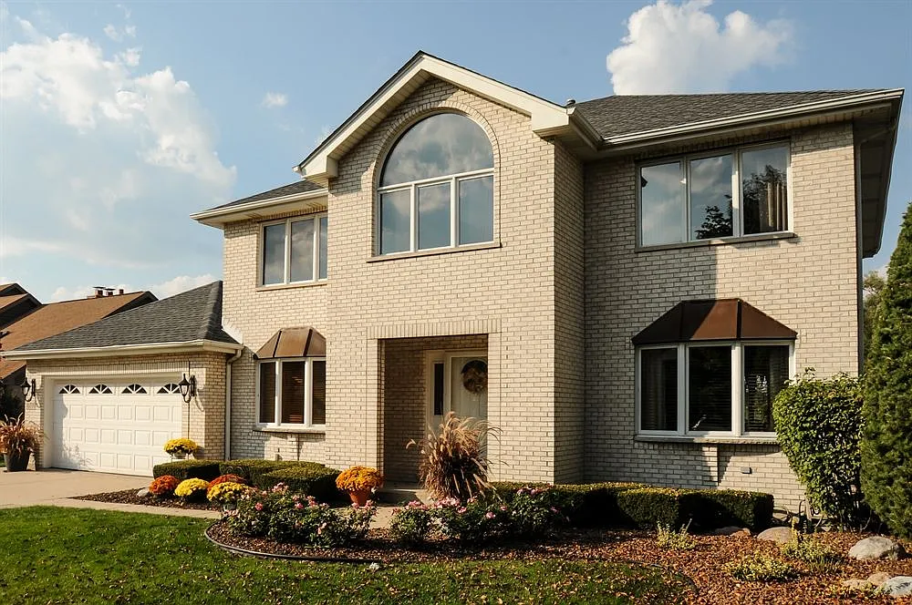 10700 Tower Dr photo 1