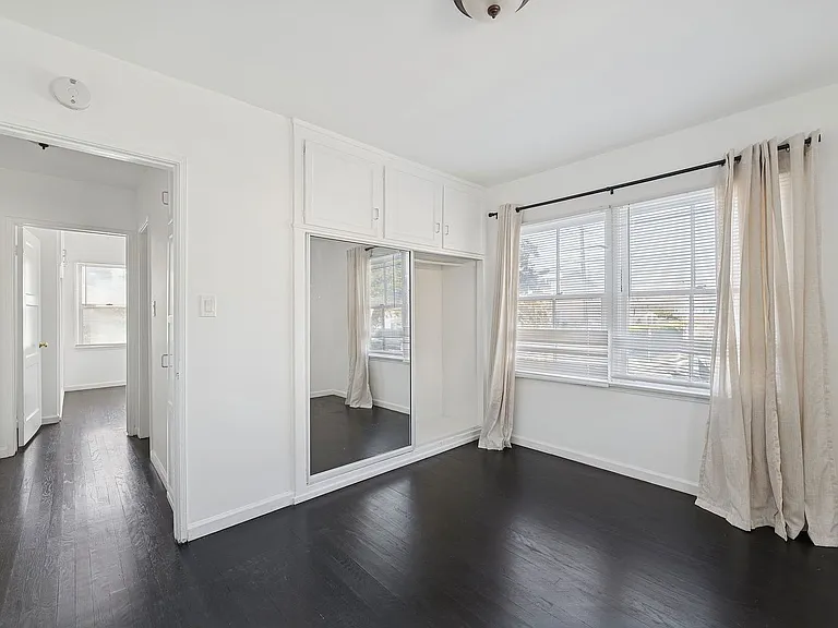 2032A Delaware Ave — Photo 16