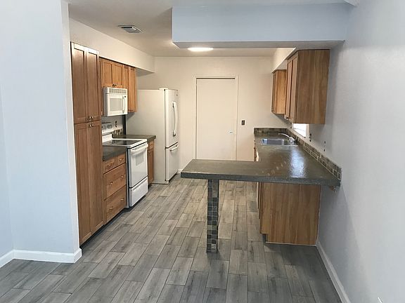 3rd image of 8159 Fraim Ct