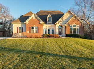 S95W32825 Hickorywood Trl, Mukwonago, WI 53149