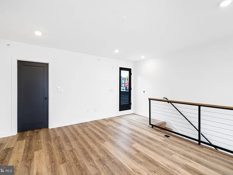 17 Girard Avenue Ave W #4 — Photo 8