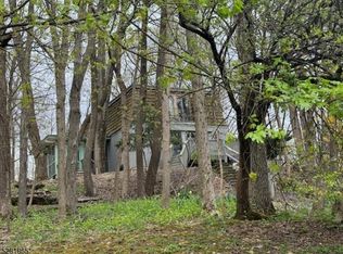 15 Mount View St, Newton, NJ 07860