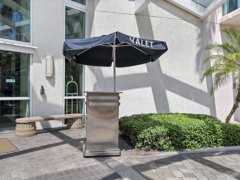 347 N New River Dr E #405 — Photo 22