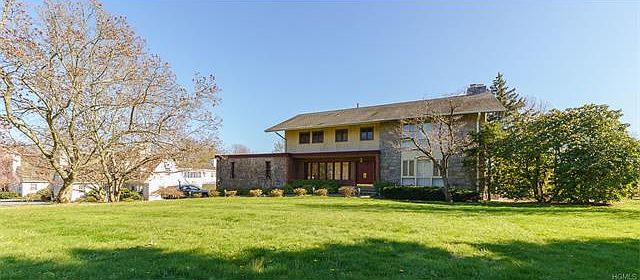 1st image of 284 Soundview Ave
