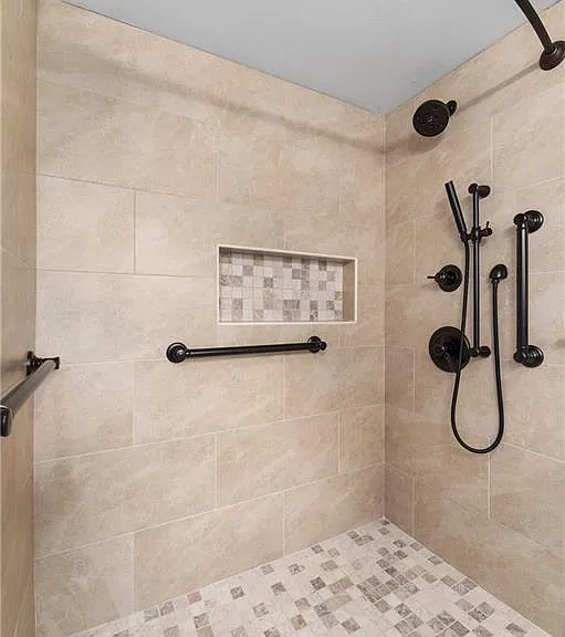 610 Lancelot Way — Photo 22