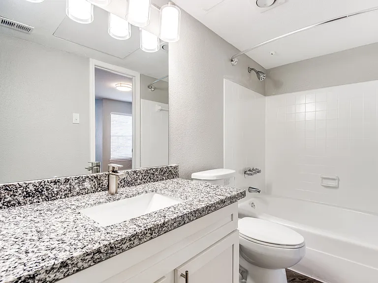 14135 Champions Dr — Photo 36