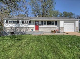 7821 Ash St, Prairie Village, KS 66208
