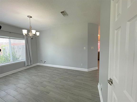 5th image of 8919 Diamond Lake Ln