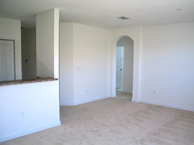1st image of 1420 NE 33rd Ave Unit 201