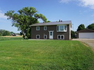 923 Railroad Ave, Bath, SD 57427
