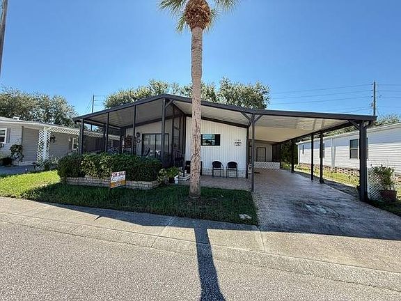 2nd image of 1158 Sparrow Ln