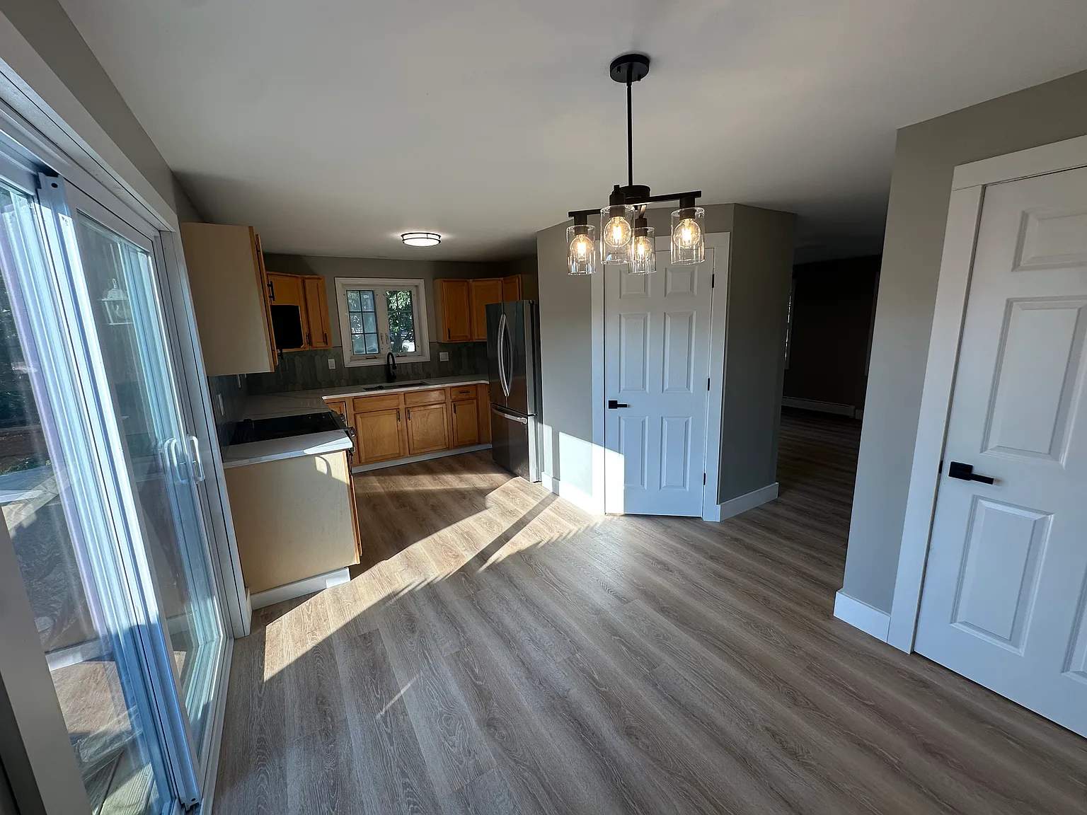 3 bed, 1060 sqft, $2,900 — Photo 4