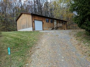 16 Headwaters Rd, Chester Gap, VA 22623