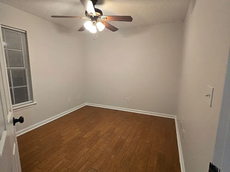 142 Leeswood Cir — Photo 7