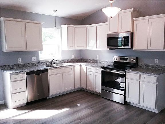 4th image of 251 Cuivre Valley Dr