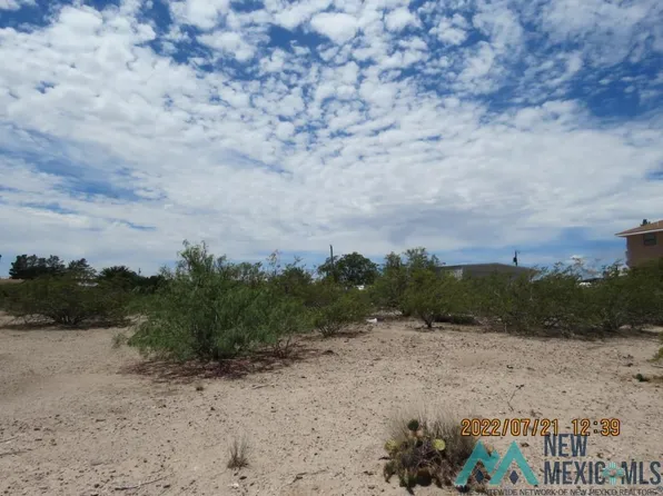 114 Michigan Dr, Elephant Butte, NM 87935