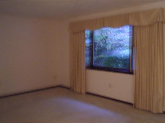 3rd image of 9 Christine Ln