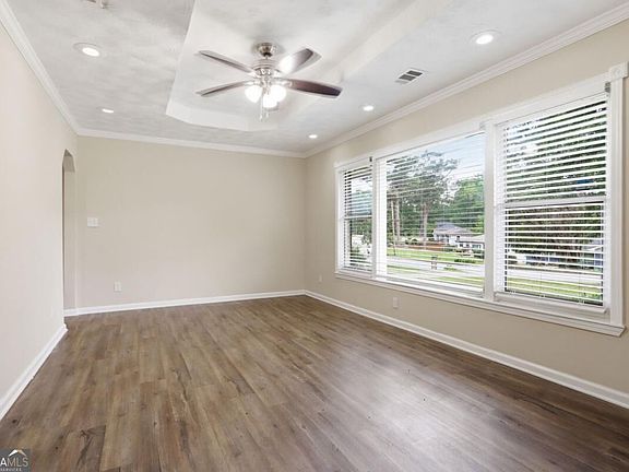 5th image of 2188 Glendale Dr
